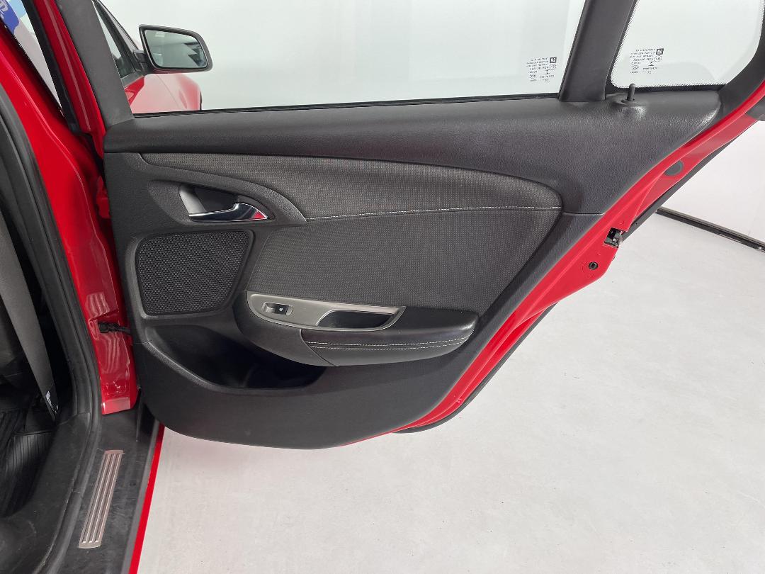 Photo '19' of Holden Commodore Photo '19' of Holden Commodore