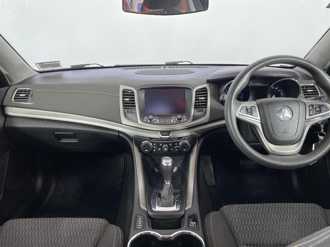 Photo '17' of Holden Commodore Photo '17' of Holden Commodore