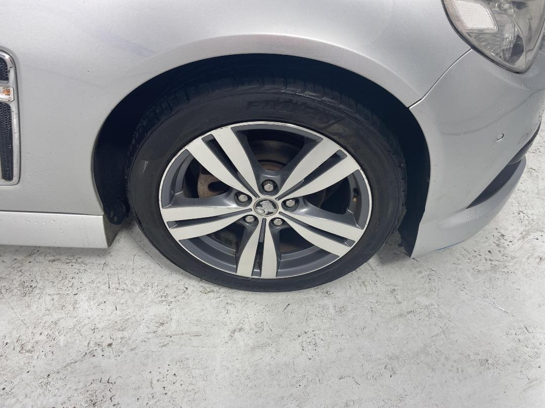 Photo '9' of Holden Commodore Photo '9' of Holden Commodore