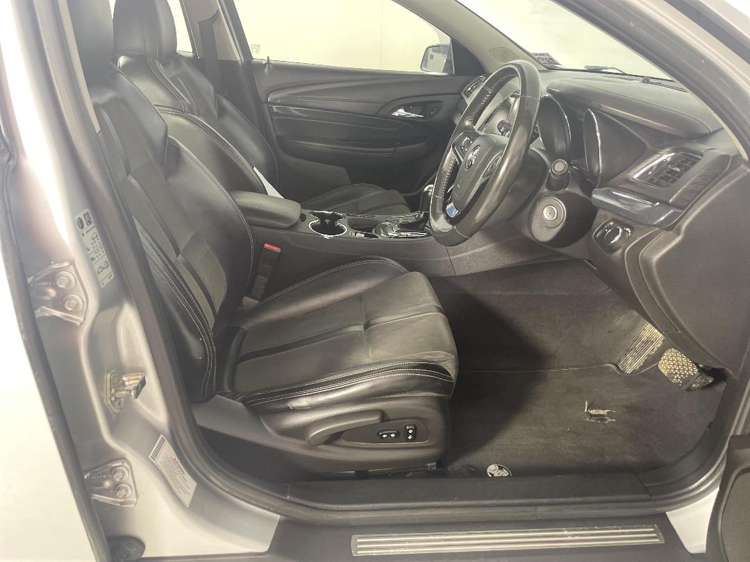 Photo '16' of Holden Commodore Photo '16' of Holden Commodore