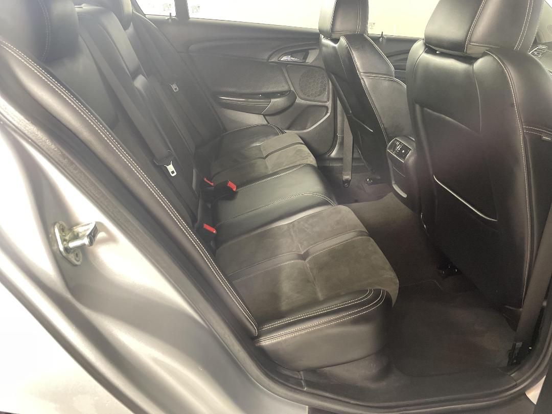 Photo '20' of Holden Commodore Photo '20' of Holden Commodore