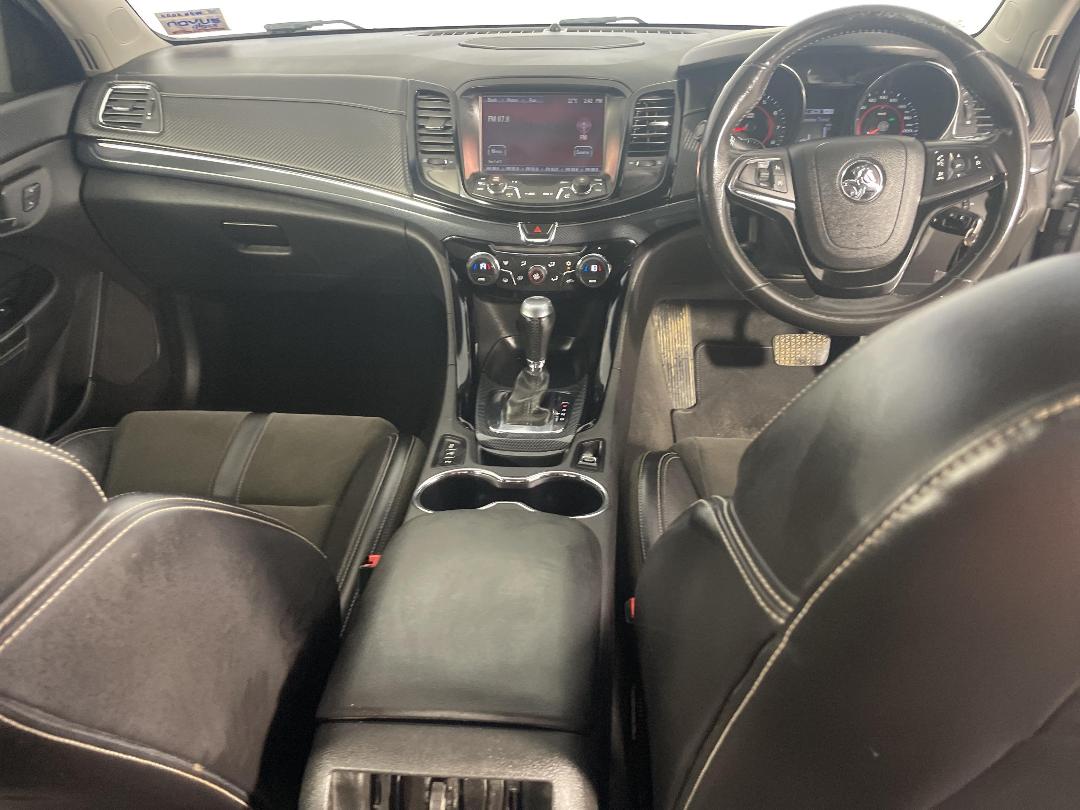 Photo '17' of Holden Commodore Photo '17' of Holden Commodore