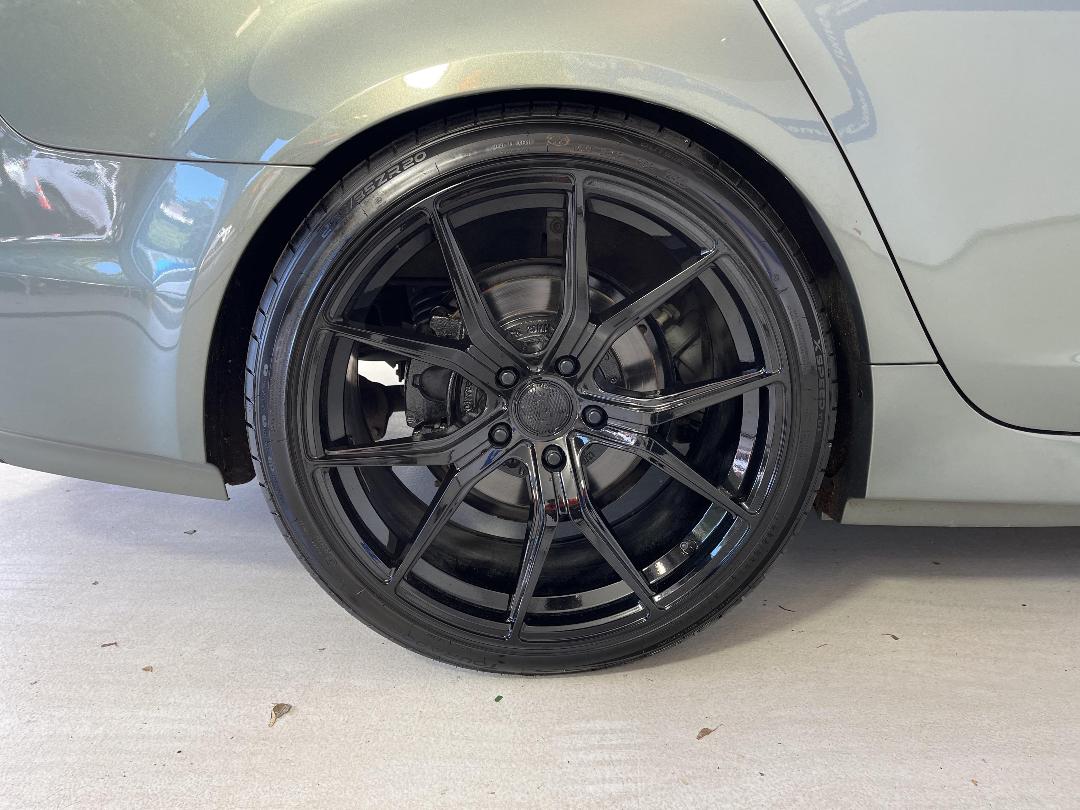 Photo '12' of Holden Commodore Photo '12' of Holden Commodore