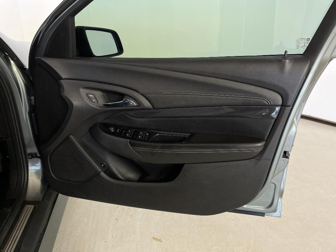 Photo '15' of Holden Commodore Photo '15' of Holden Commodore