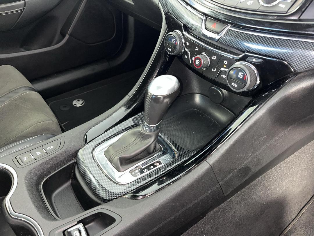 Photo '18' of Holden Commodore Photo '18' of Holden Commodore