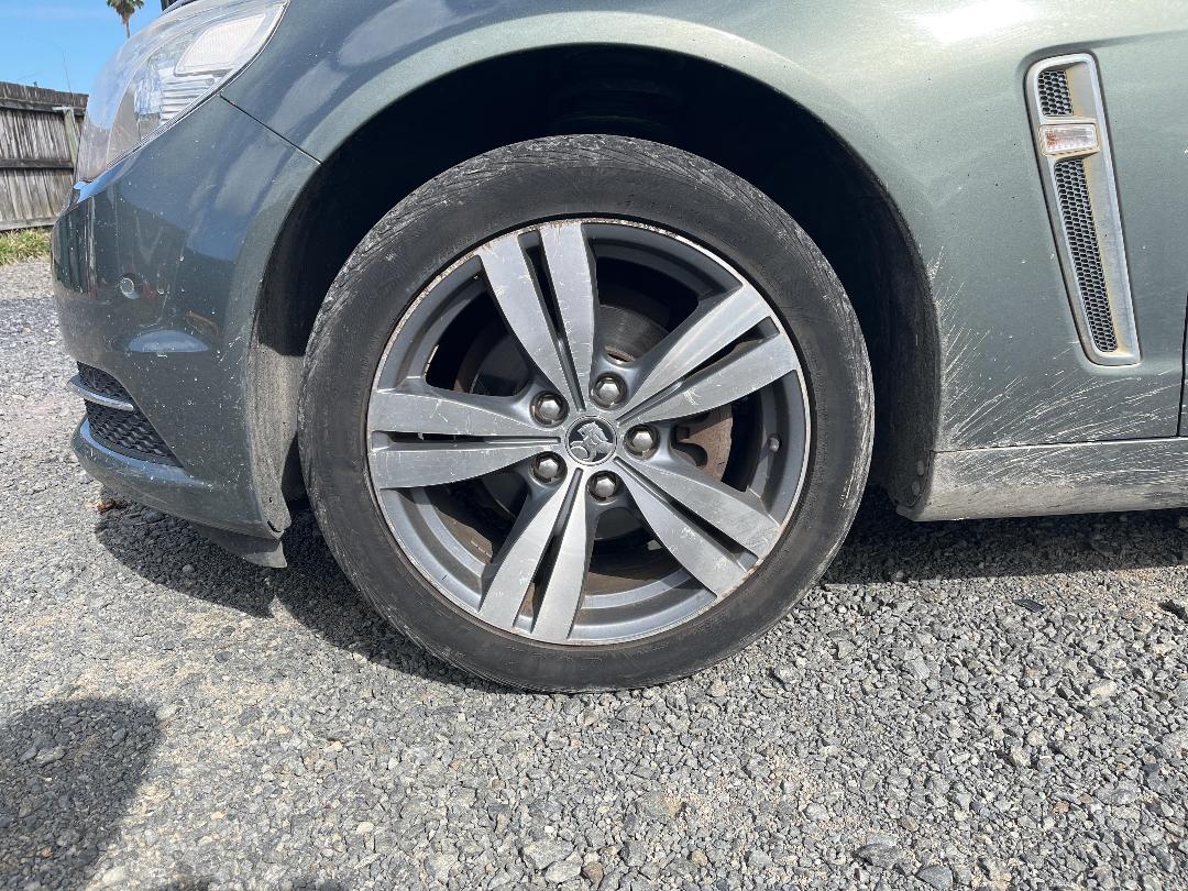 Photo '8' of Holden Commodore VF Evoke V6