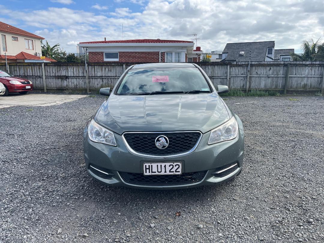 Photo '2' of Holden Commodore VF Evoke V6