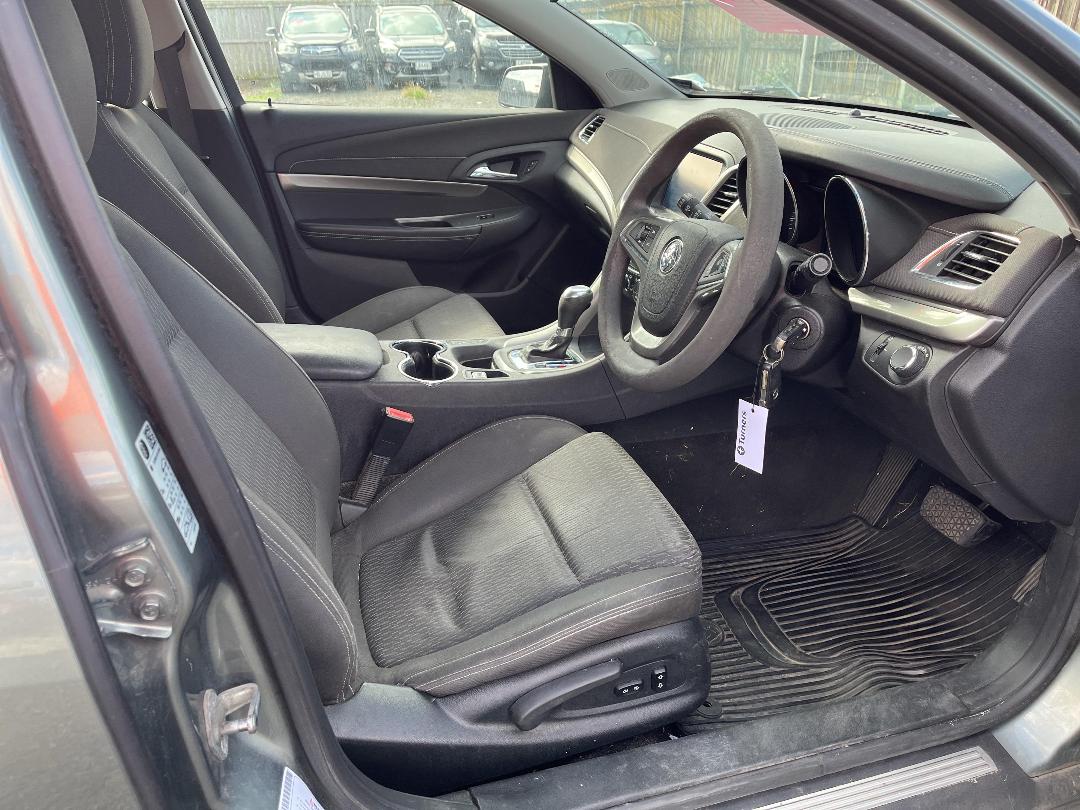 Photo '14' of Holden Commodore VF Evoke V6