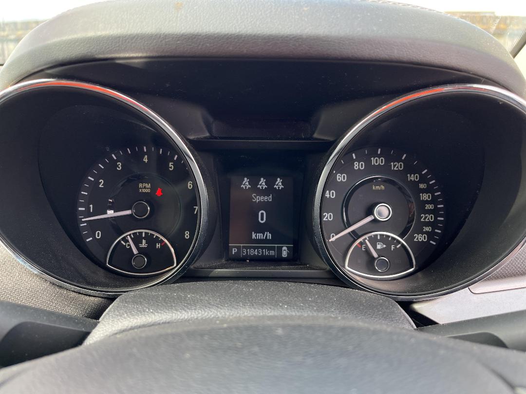 Photo '19' of Holden Commodore VF Evoke V6