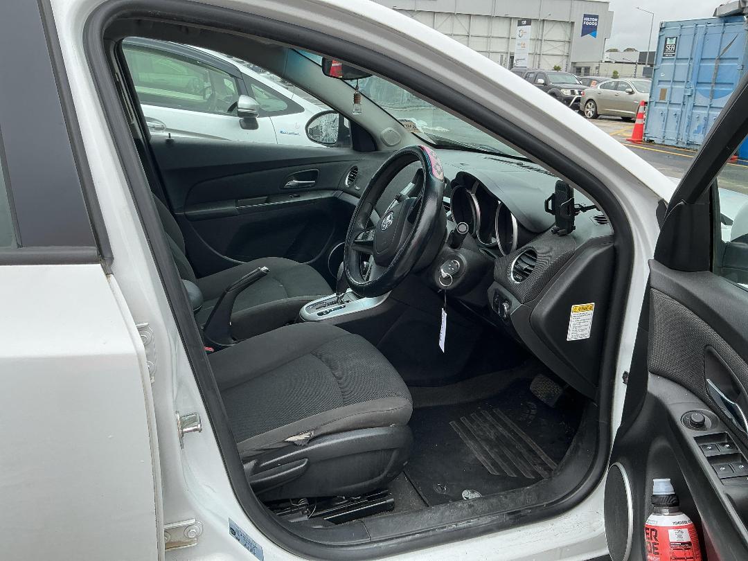 Photo '28' of Holden Cruze CD Photo '28' of Holden Cruze CD