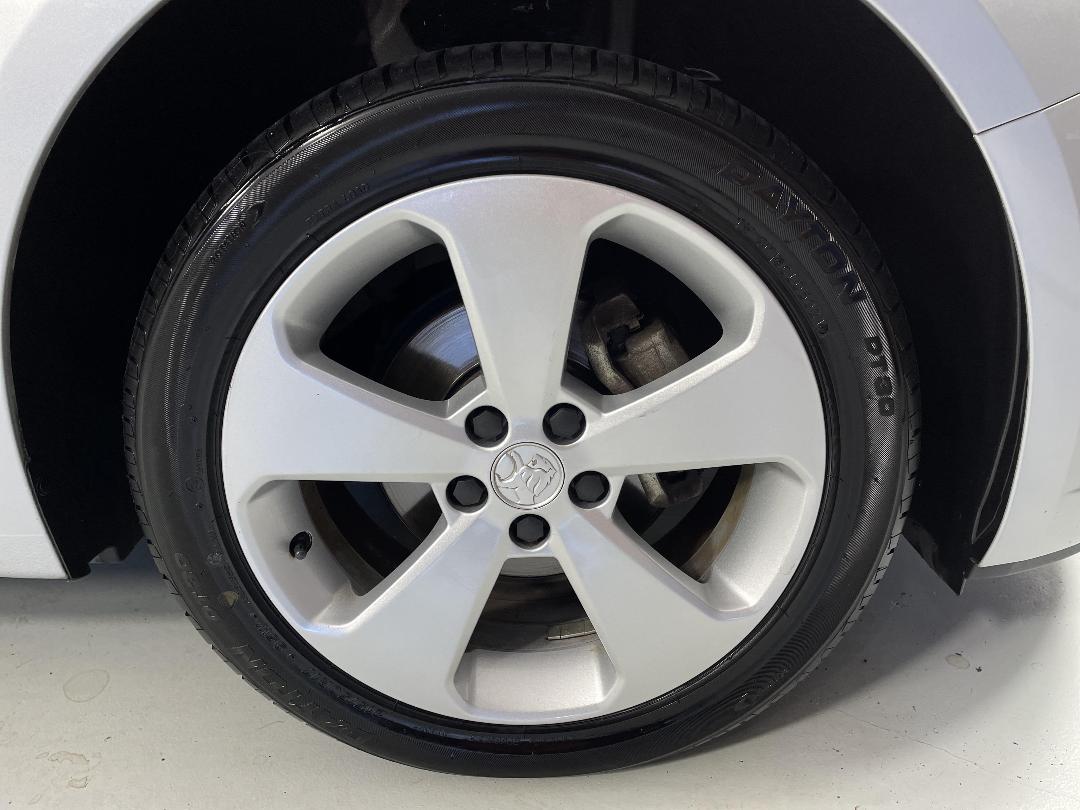 Photo '9' of Holden Cruze