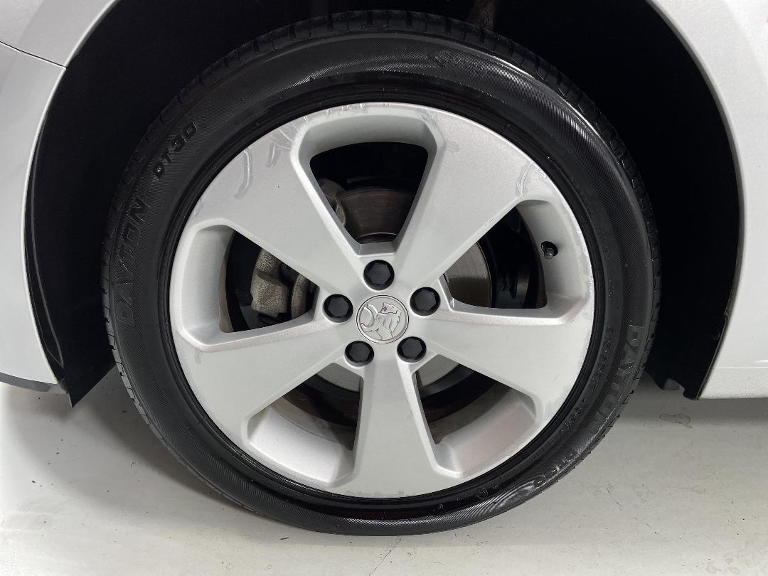 Photo '10' of Holden Cruze