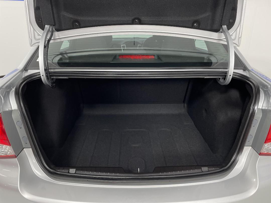 Photo '14' of Holden Cruze