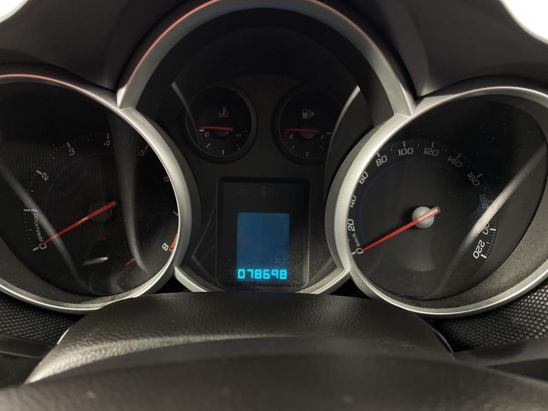 Photo '21' of Holden Cruze