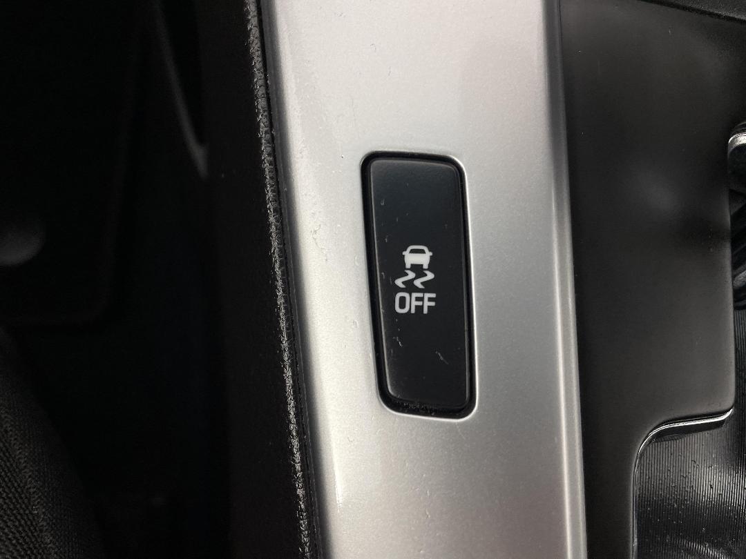 Photo '24' of Holden Cruze