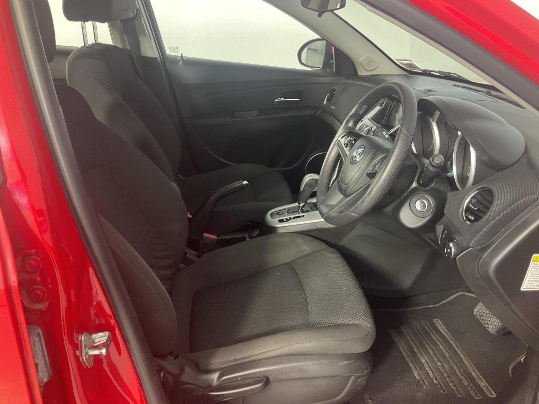 Photo '16' of Holden Cruze Photo '16' of Holden Cruze