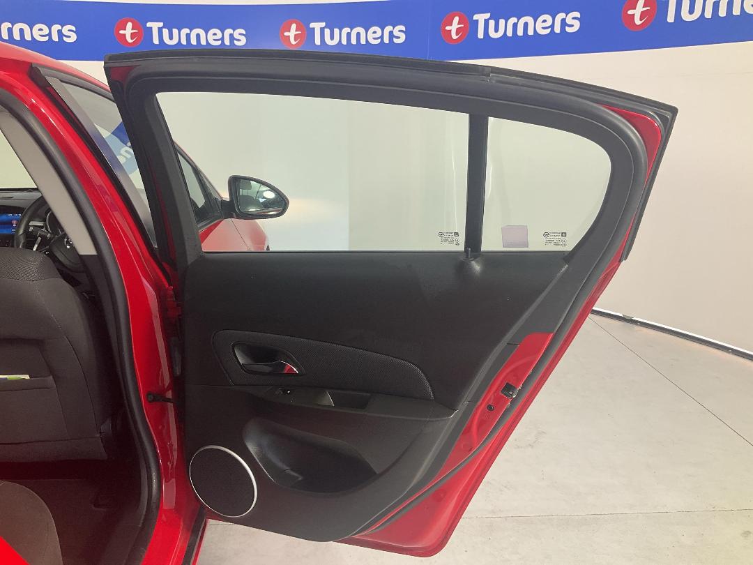 Photo '19' of Holden Cruze Photo '19' of Holden Cruze