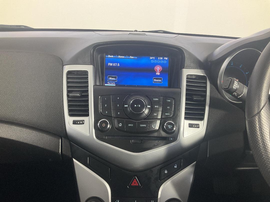 Photo '18' of Holden Cruze Photo '18' of Holden Cruze