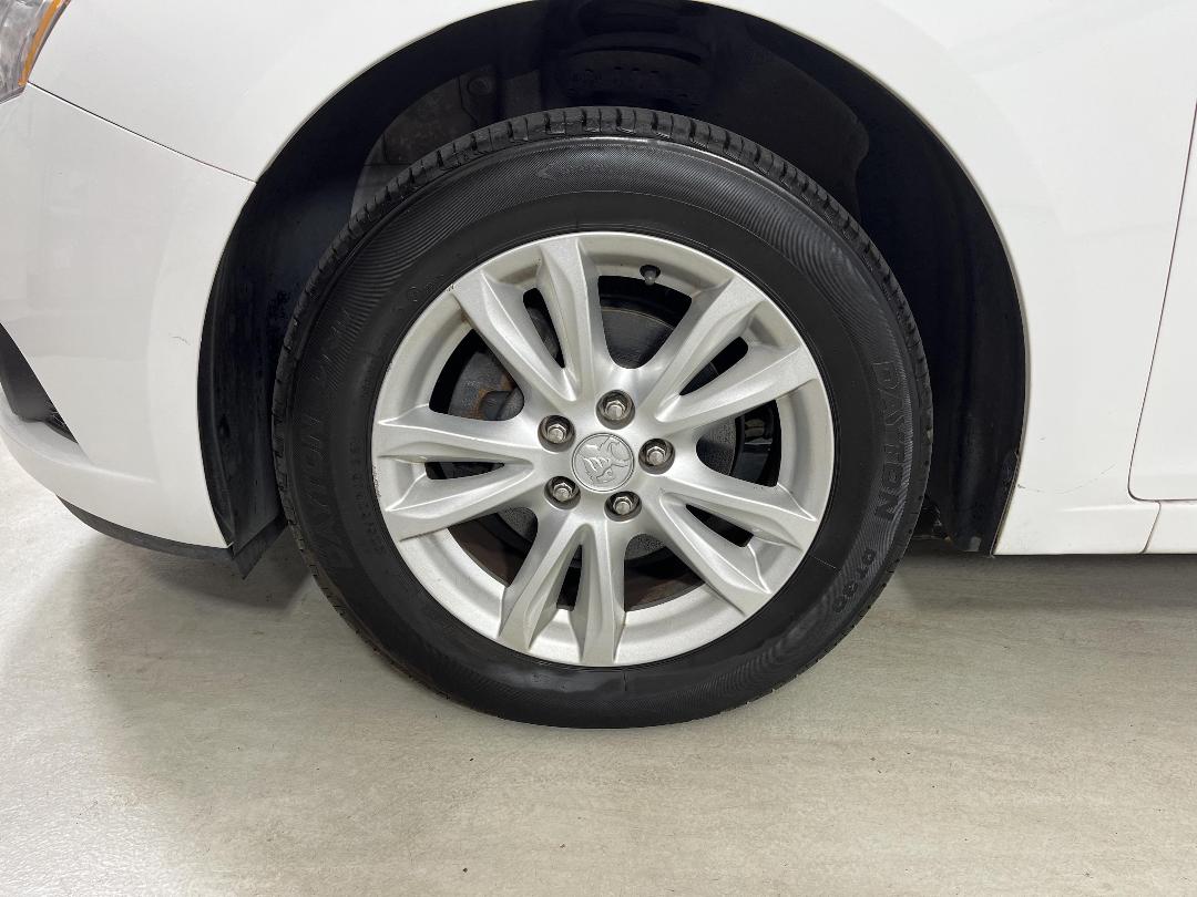 Photo '10' of Holden Cruze