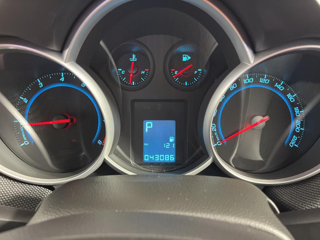 Photo '21' of Holden Cruze