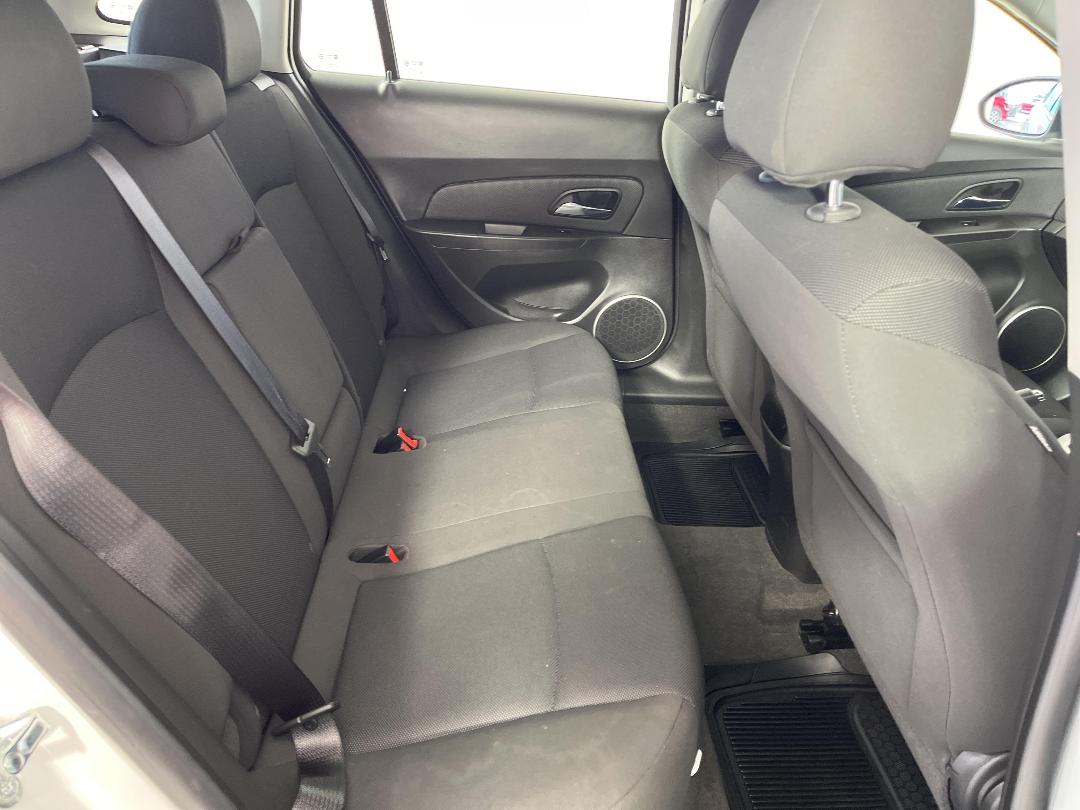 Photo '20' of Holden Cruze