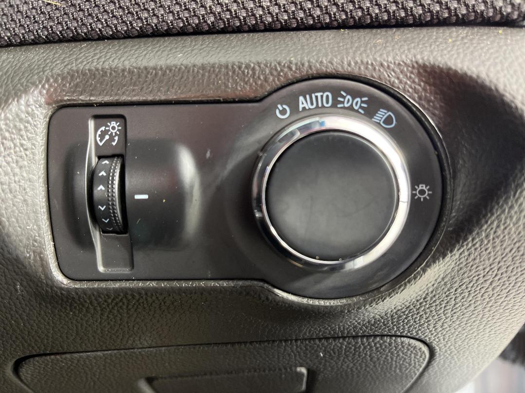 Photo '23' of Holden Cruze