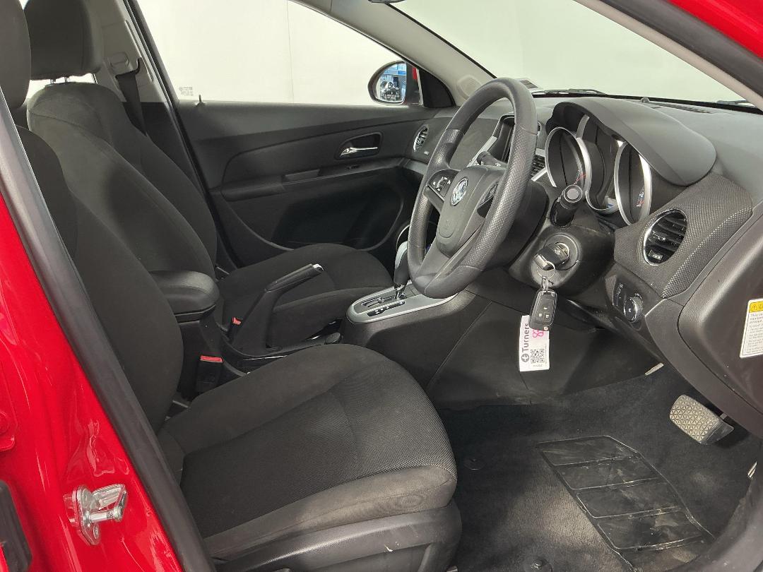 Photo '16' of Holden Cruze Photo '16' of Holden Cruze