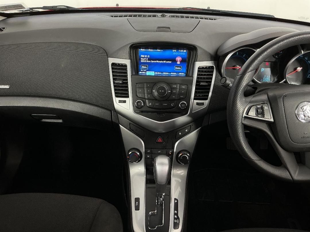 Photo '18' of Holden Cruze Photo '18' of Holden Cruze