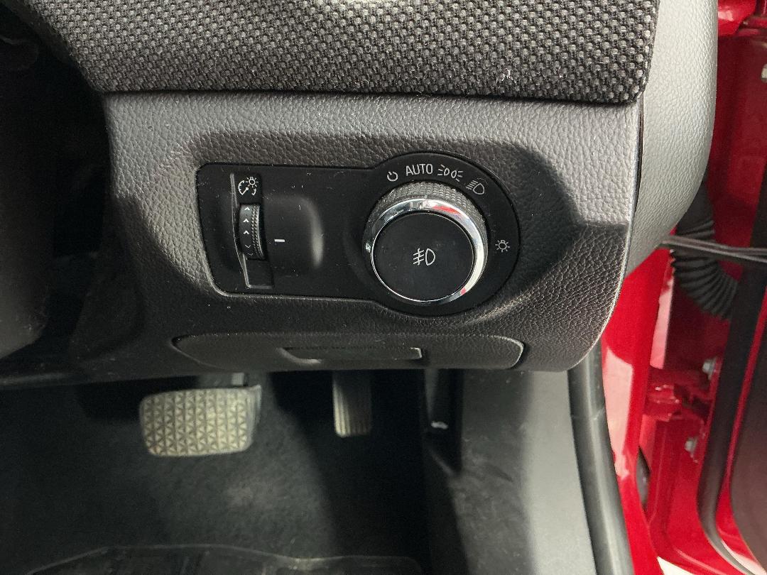 Photo '24' of Holden Cruze Photo '24' of Holden Cruze