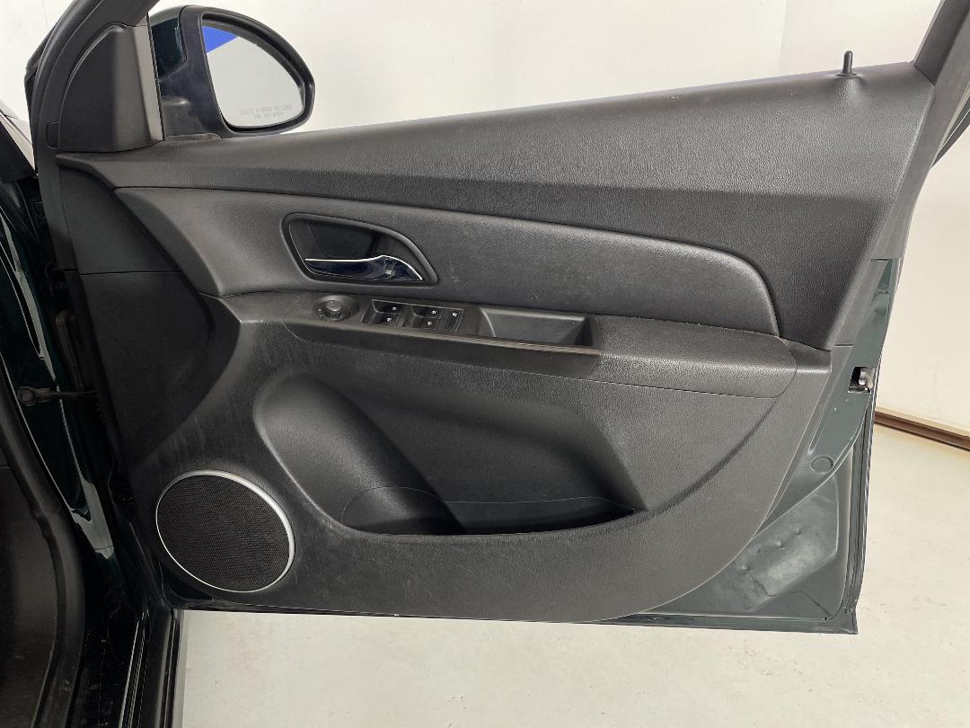 Photo '13' of Holden Cruze SRI V Photo '13' of Holden Cruze SRI V