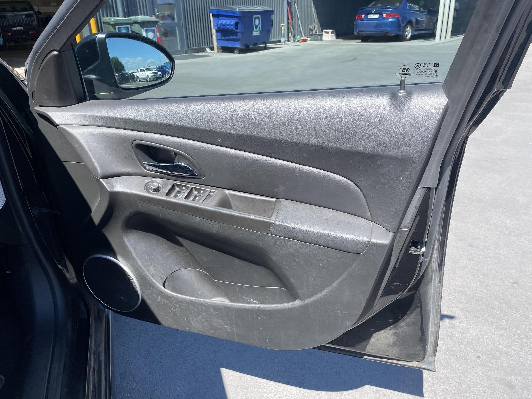 Photo '13' of Holden Cruze SRI V Photo '13' of Holden Cruze SRI V