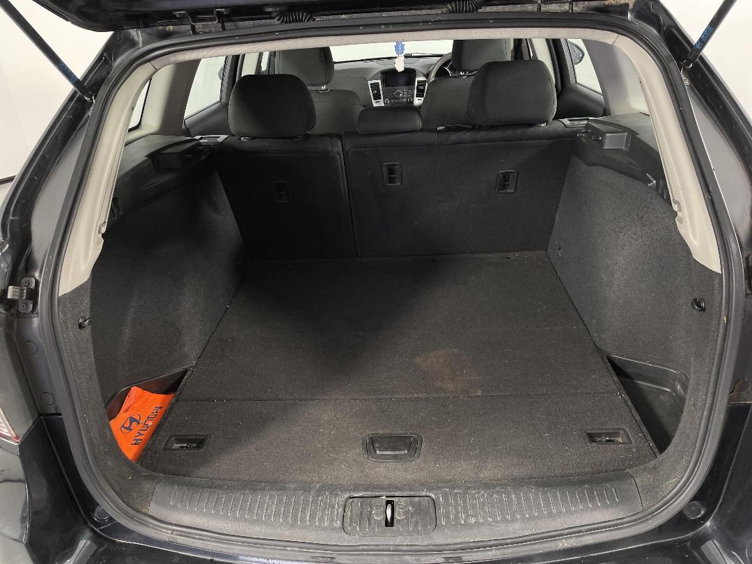 Photo '14' of Holden Cruze Photo '14' of Holden Cruze