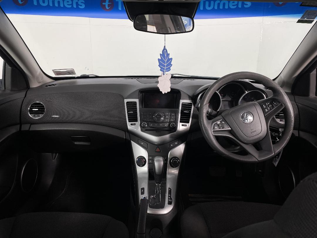 Photo '17' of Holden Cruze Photo '17' of Holden Cruze