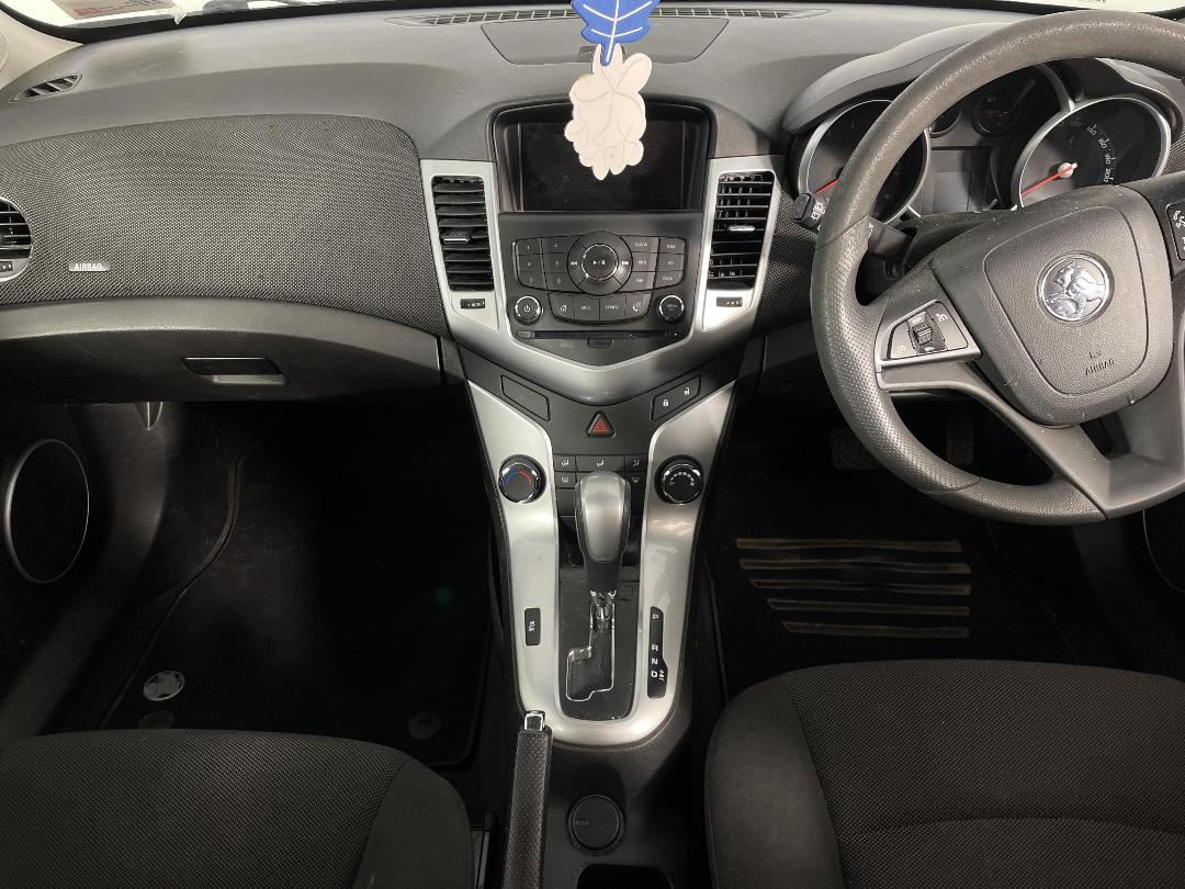 Photo '18' of Holden Cruze Photo '18' of Holden Cruze