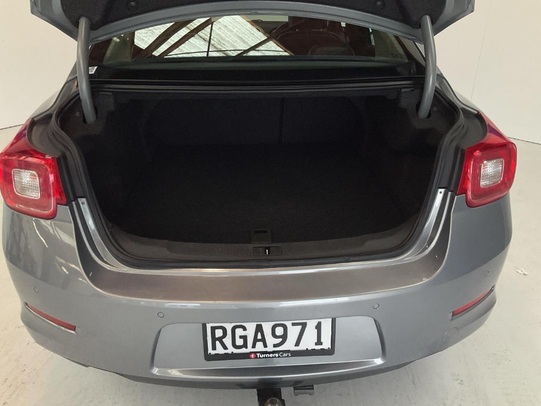 Photo '14' of Holden Malibu Photo '14' of Holden Malibu