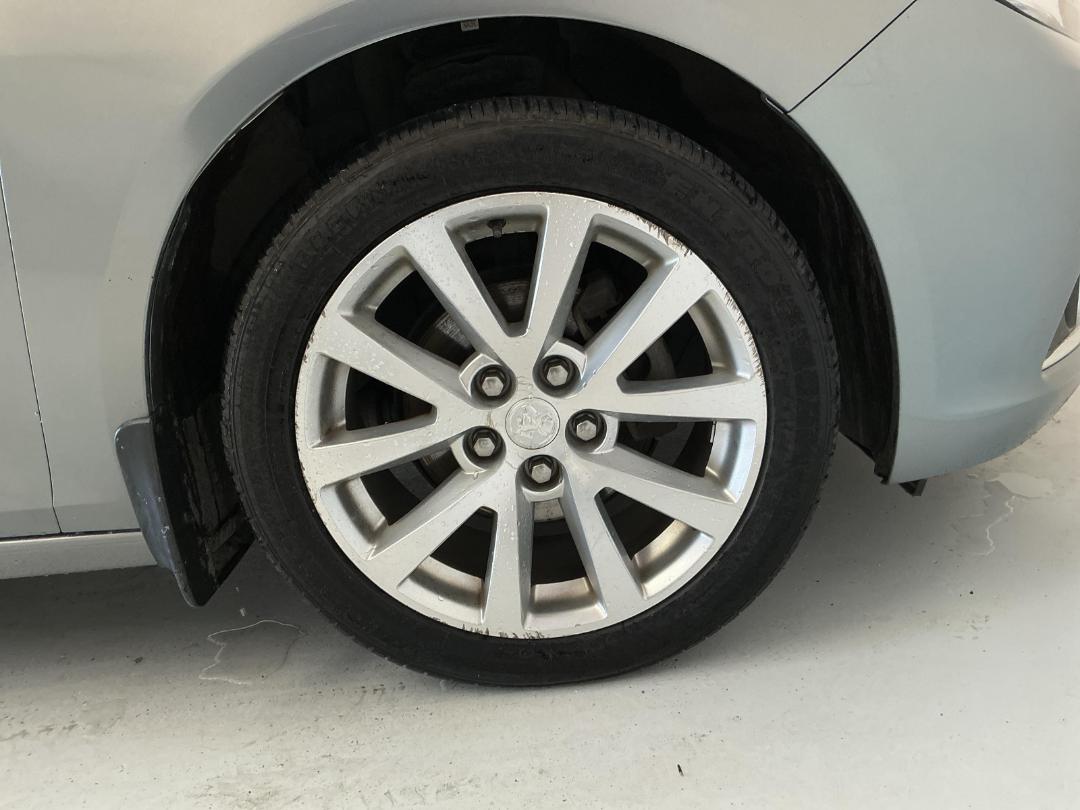 Photo '9' of Holden Malibu Photo '9' of Holden Malibu