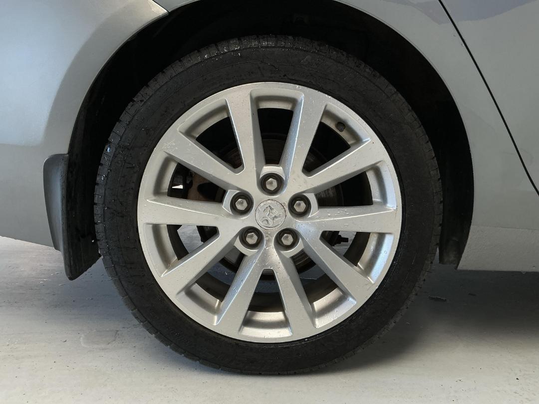 Photo '12' of Holden Malibu Photo '12' of Holden Malibu