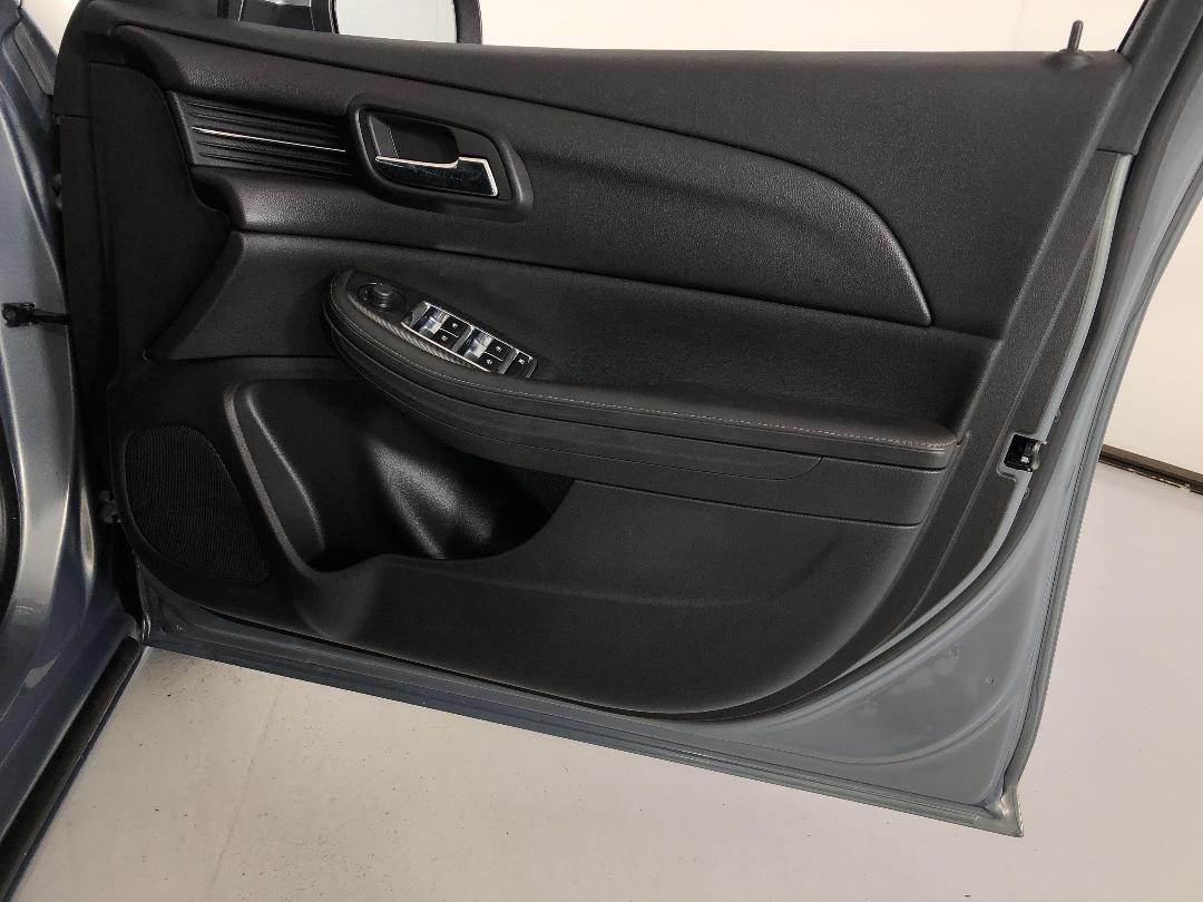 Photo '15' of Holden Malibu