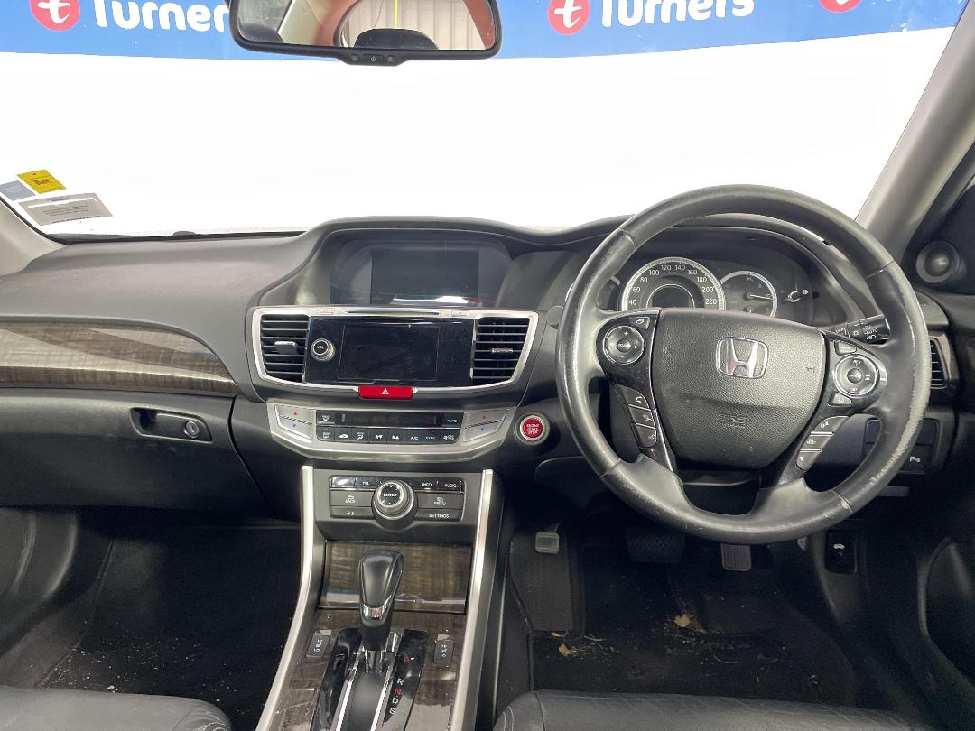 Photo '17' of Honda Accord