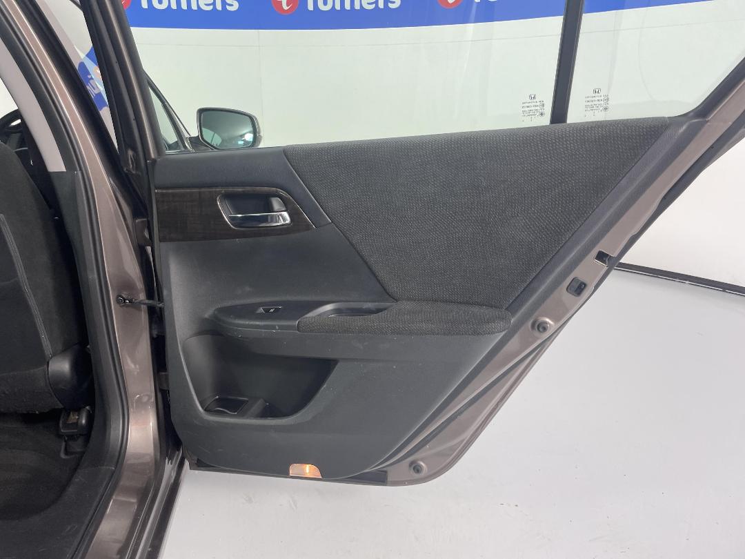 Photo '19' of Honda Accord Photo '19' of Honda Accord