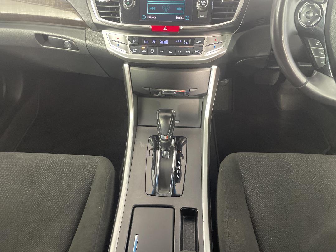 Photo '18' of Honda Accord Photo '18' of Honda Accord