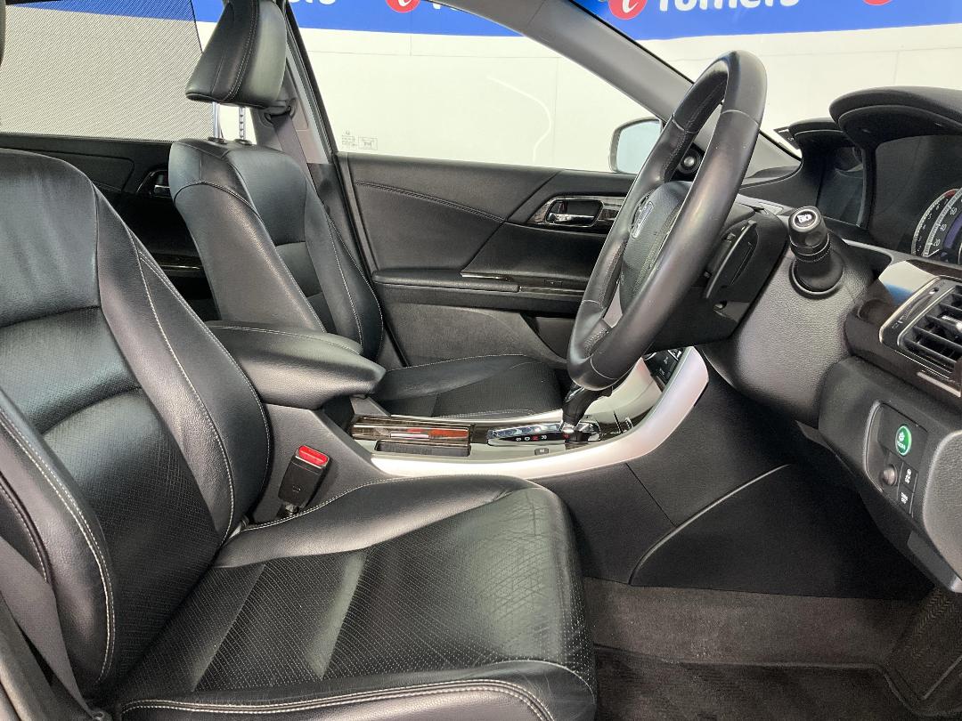 Photo '16' of Honda Accord