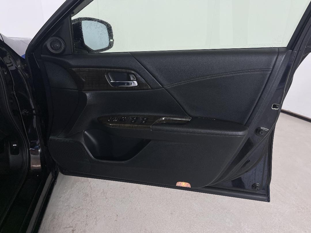 Photo '15' of Honda Accord Photo '15' of Honda Accord