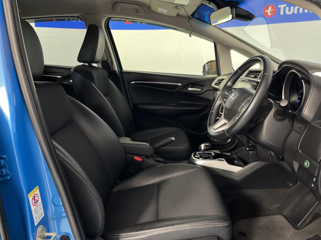 Photo '16' of Honda FIT