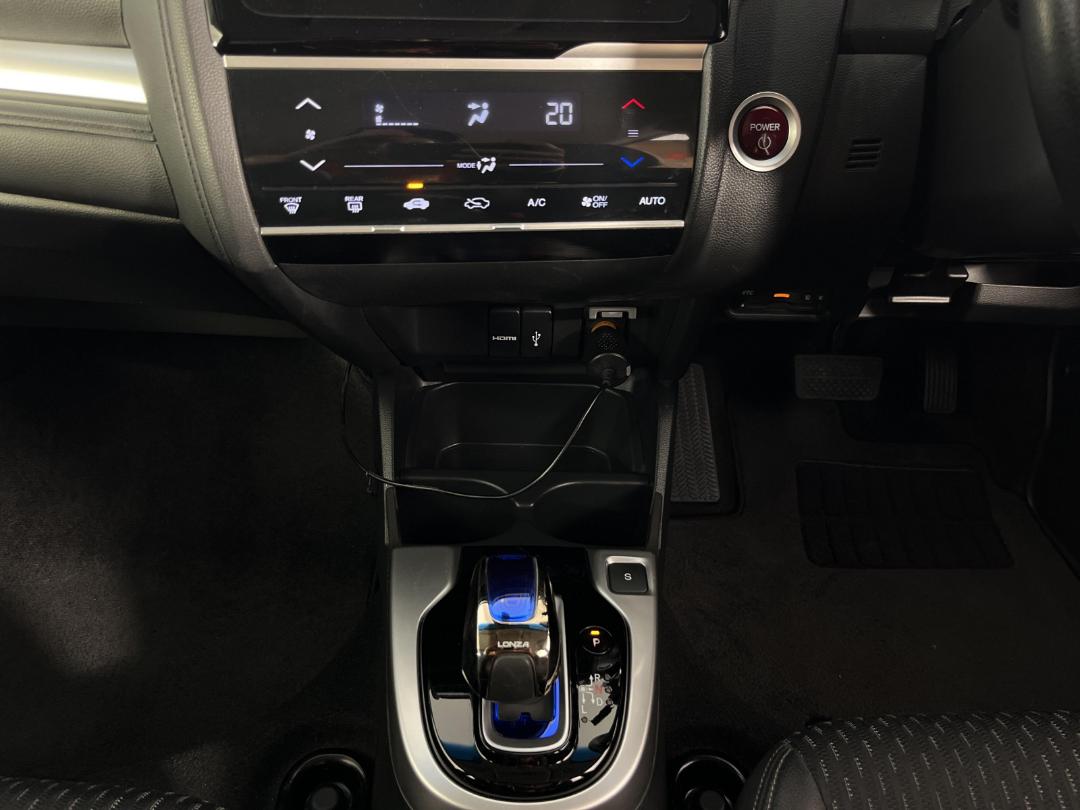 Photo '18' of Honda FIT