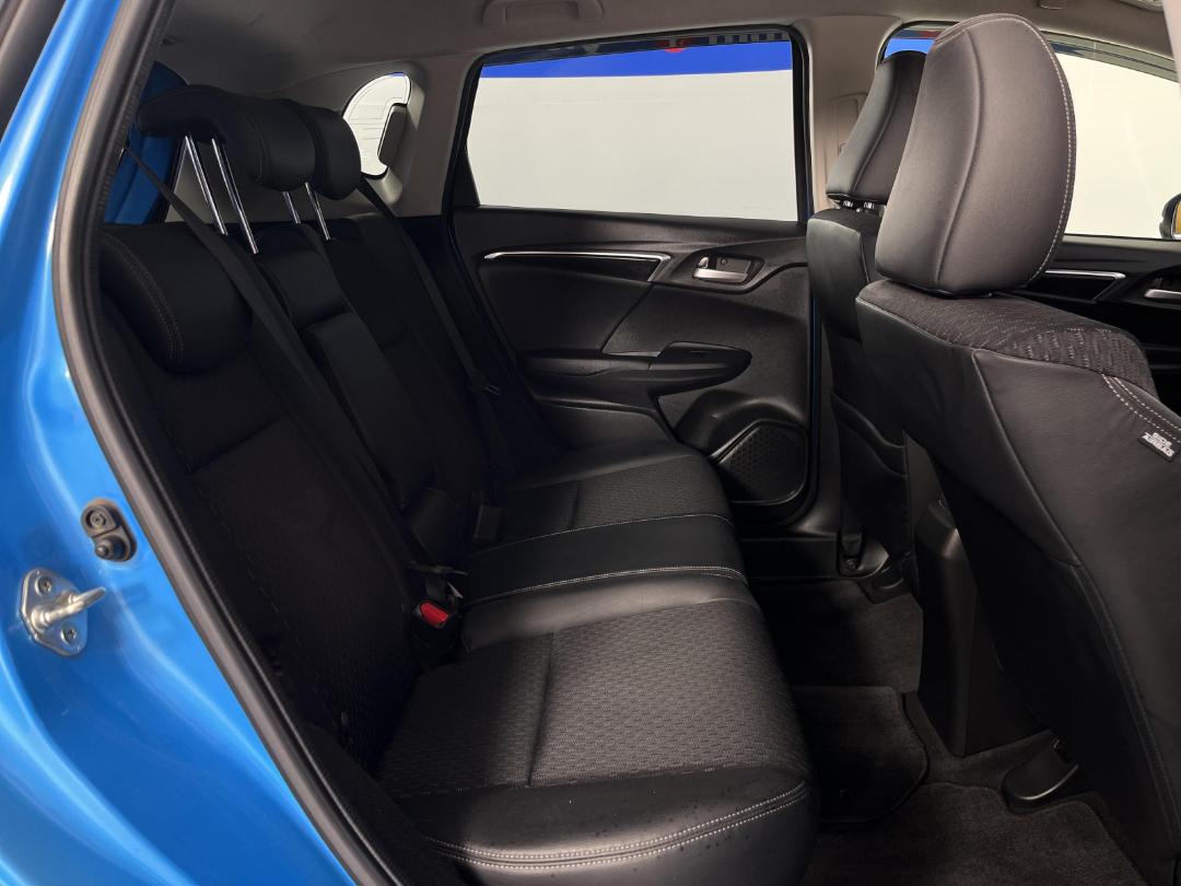 Photo '20' of Honda FIT