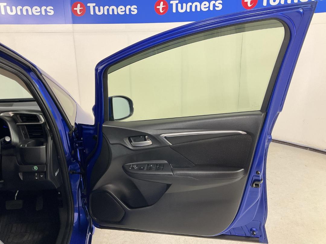 Photo '15' of Honda FIT Photo '15' of Honda FIT