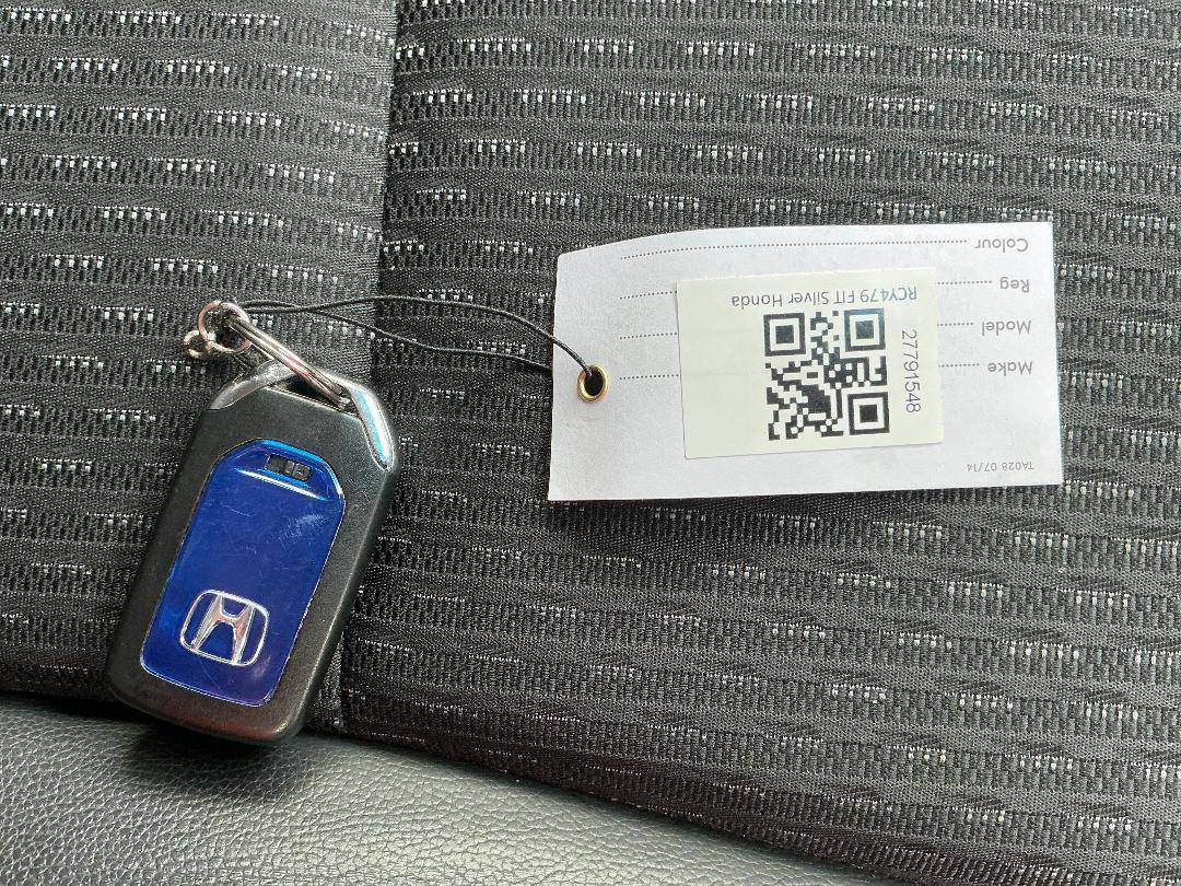 Photo '27' of Honda FIT Photo '27' of Honda FIT