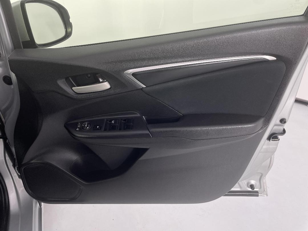 Photo '15' of Honda FIT