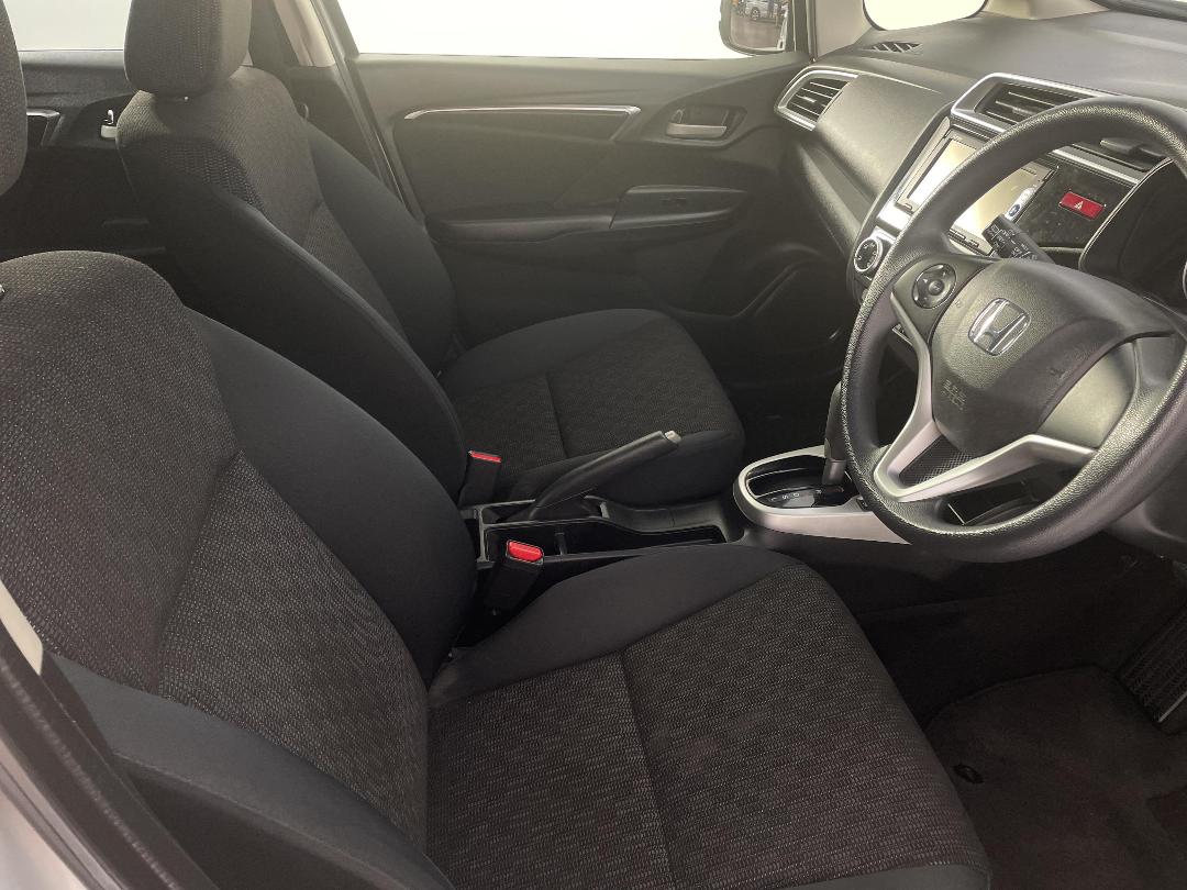 Photo '16' of Honda FIT